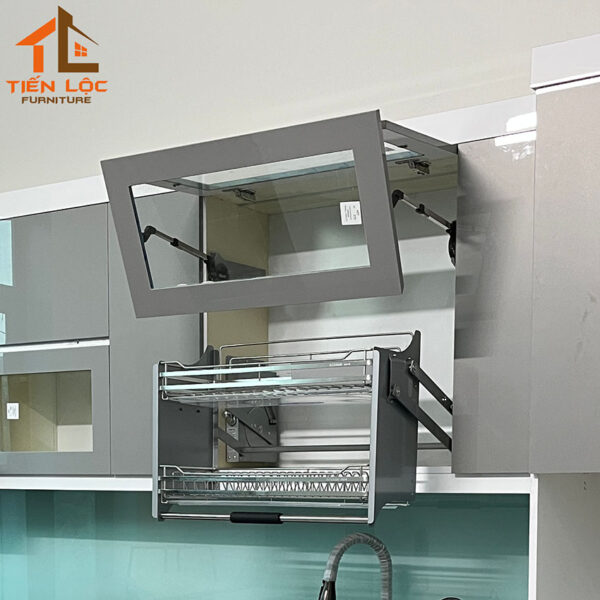 tay nâng cánh tủ bếp blum
