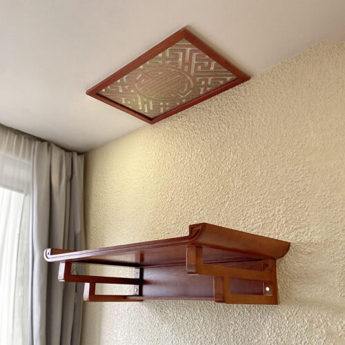 bàn thờ treo tường